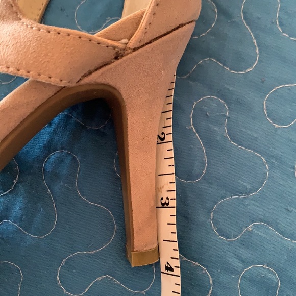 Guess Shoes - Picture 4 of 6